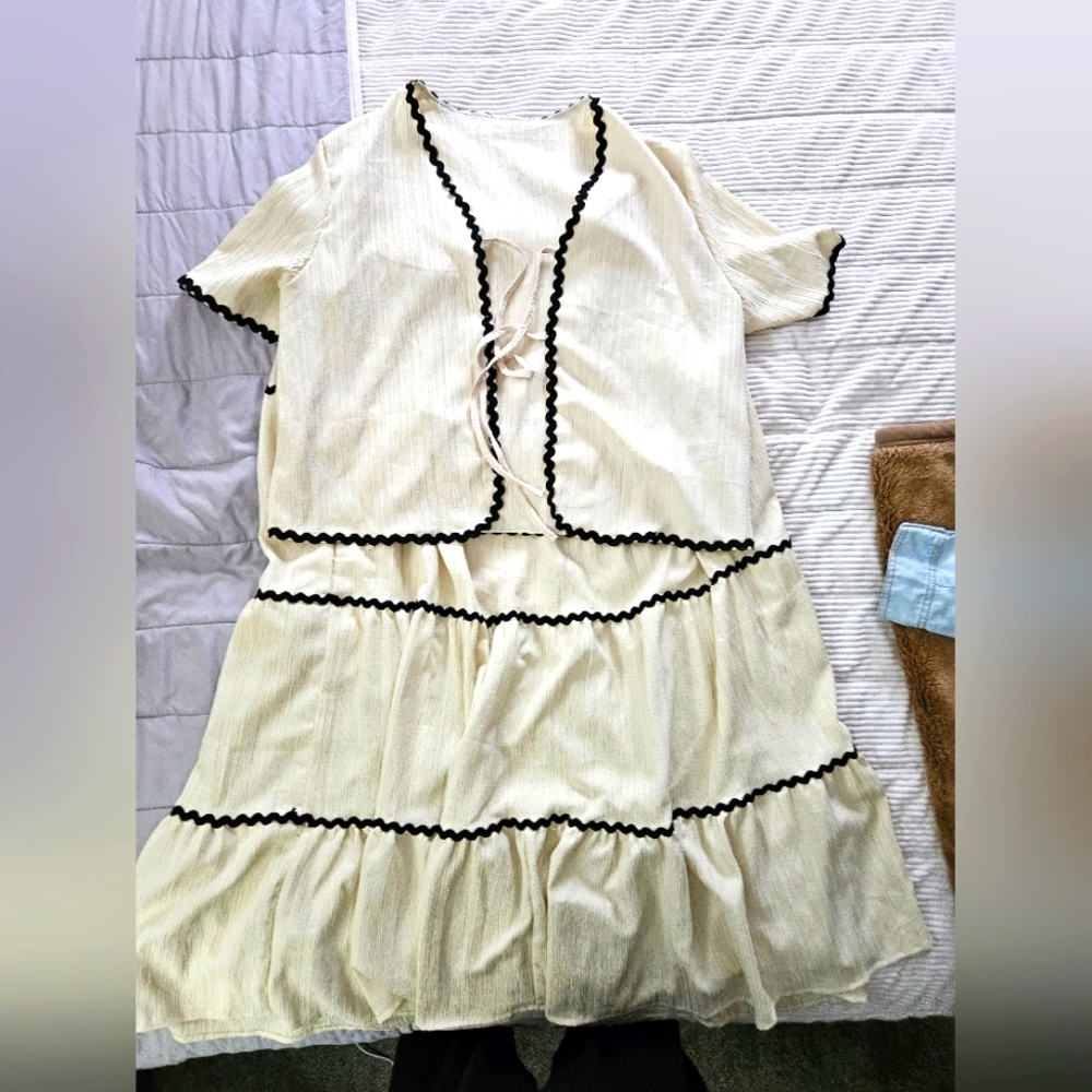SHEIN Cream with Black Trim Skirt‎ Set. Size XL